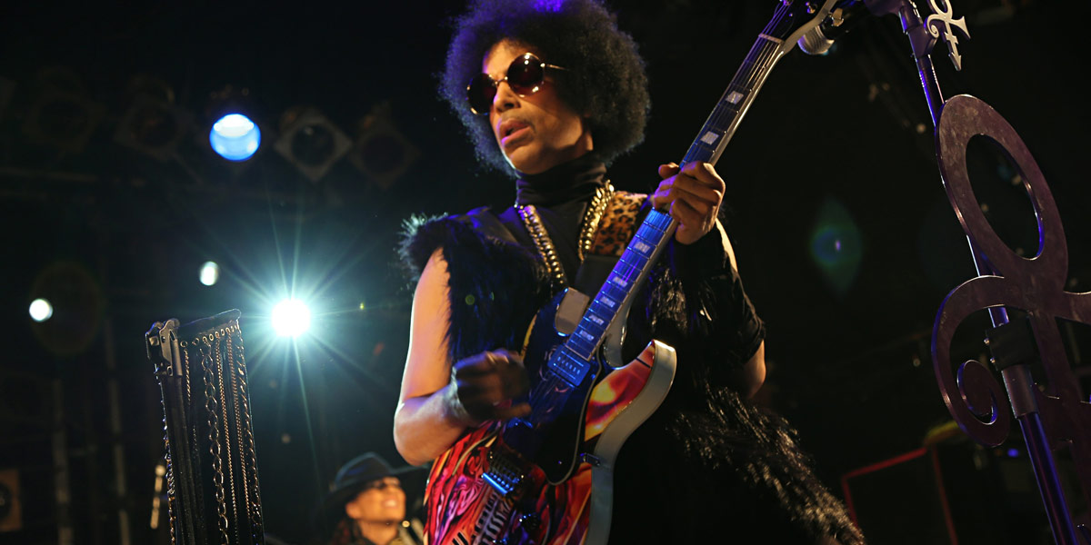 Prince lanza al mercado dos nuevos discos el mismo día