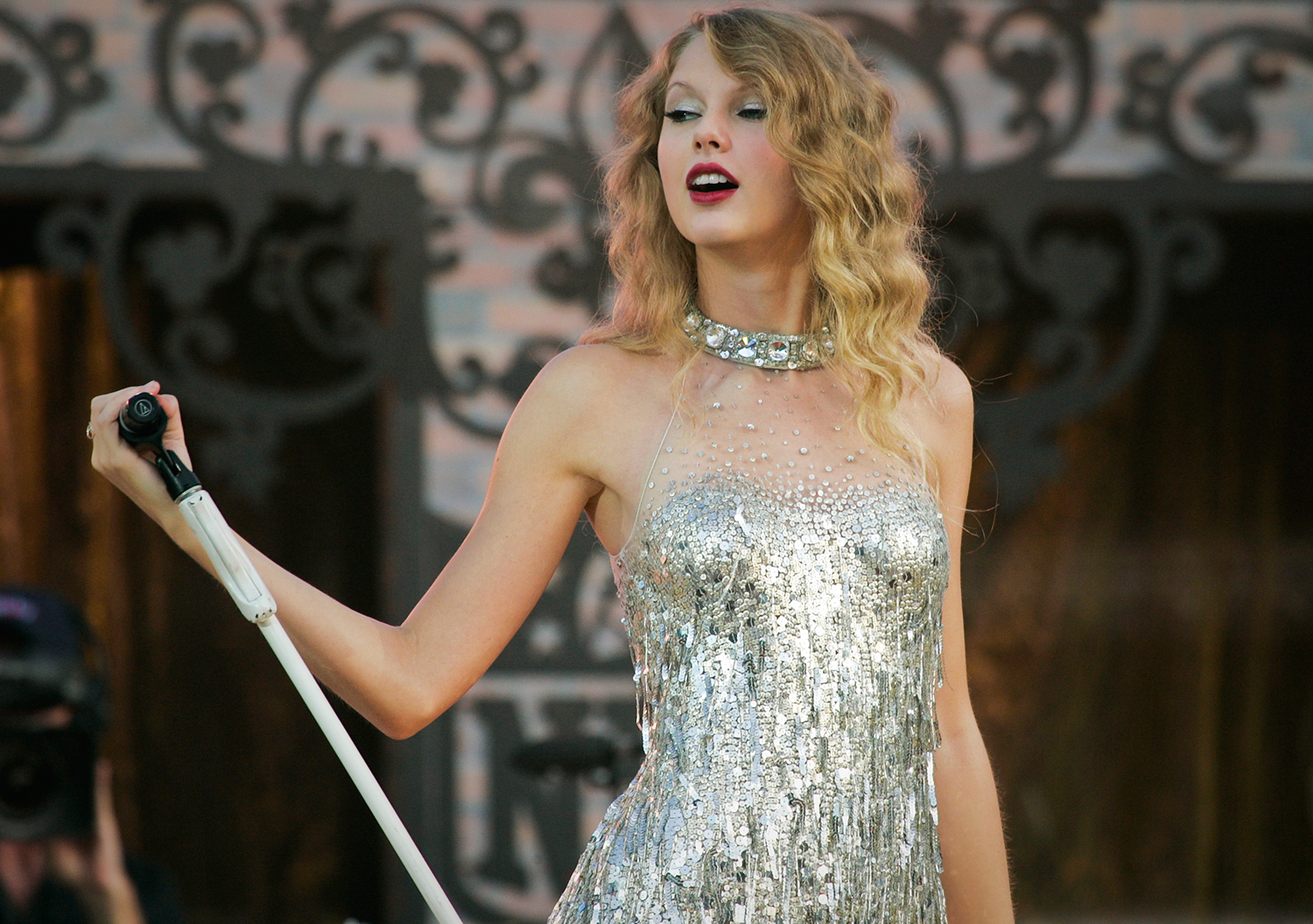 taylor swift fearless tour uk